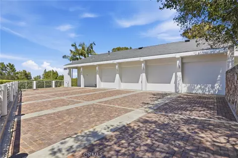 Exterior - 18 E Crest Rd, Rolling Hills, CA 90274 photo 12 of 15