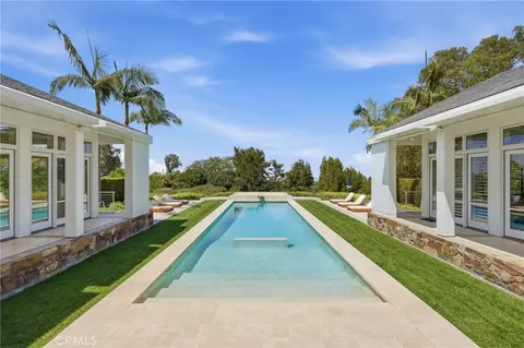 Exterior - 18 E Crest Rd, Rolling Hills, CA 90274 photo 10 of 15