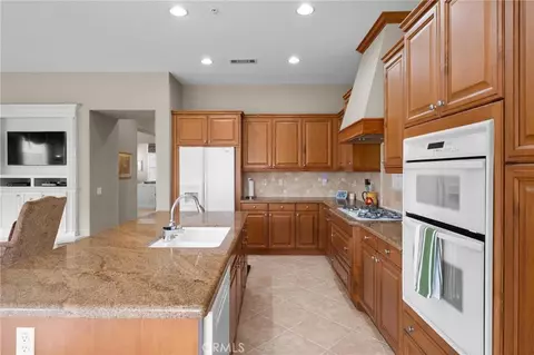 Kitchen - 3701 Avondale Ln, Oxnard, CA 93036 photo 5 of 5