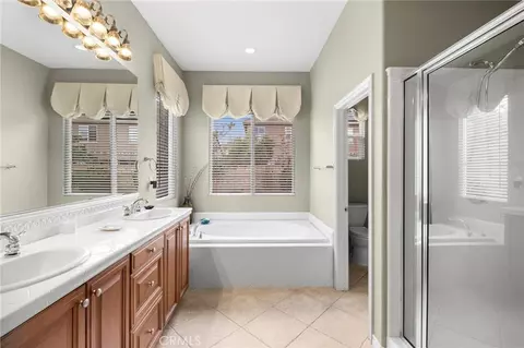 Bath - 3701 Avondale Ln, Oxnard, CA 93036 photo 5 of 6