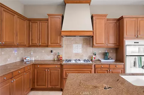 Kitchen - 3701 Avondale Ln, Oxnard, CA 93036 photo 4 of 5