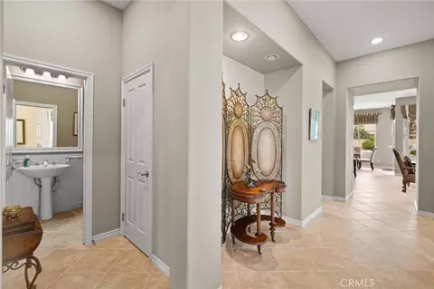 Entry Way - 3701 Avondale Ln, Oxnard, CA 93036 photo 2 of 5