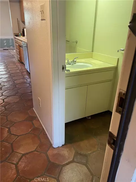 Bath - 294 S Marengo, Pasadena, CA 91101 photo 3 of 3