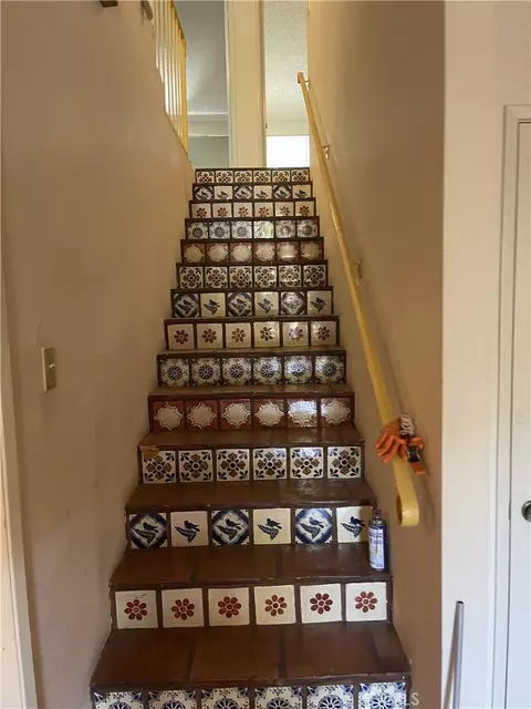 Entry Way - 294 S Marengo, Pasadena, CA 91101 photo 4 of 10