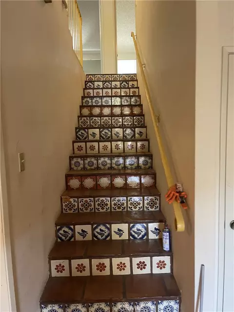 Entry Way - 294 S Marengo, Pasadena, CA 91101 photo 1 of 7