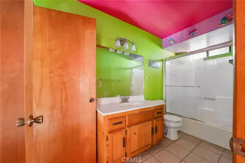 Bath - 23840 Zuger Dr, Crestline, CA 92325 photo 4 of 4