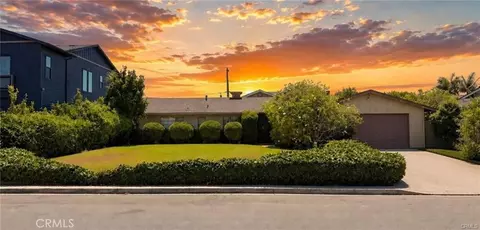 426 El Modena Ave, Newport Beach, CA 92663