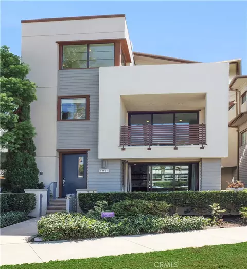 12837 W North Seaglass Cir, Los Angeles, CA 90094