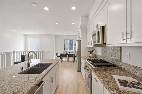 Kitchen - 542 E Imperial Ave, El Segundo, CA 90245 photo 3 of 3