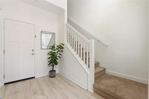 Entry Way - 542 E Imperial Ave, El Segundo, CA 90245 photo 1 of 3