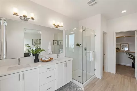Bath - 542 E Imperial Ave, El Segundo, CA 90245 photo 4 of 4