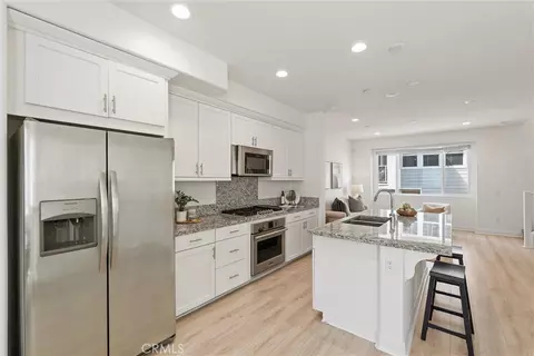 Kitchen - 542 E Imperial Ave, El Segundo, CA 90245 photo 2 of 3