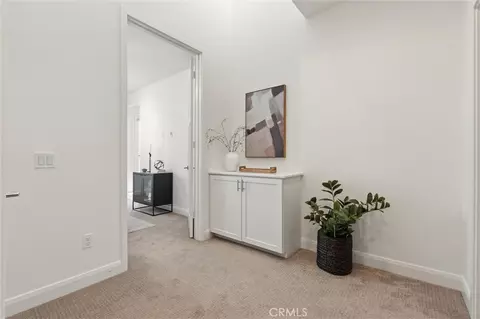 Entry Way - 542 E Imperial Ave, El Segundo, CA 90245 photo 3 of 3