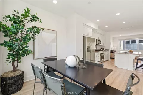 Dining - 542 E Imperial Ave, El Segundo, CA 90245 photo 2 of 2