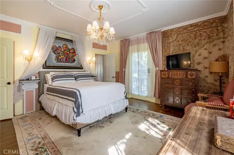 1900 Taft, Los Angeles, CA 90068