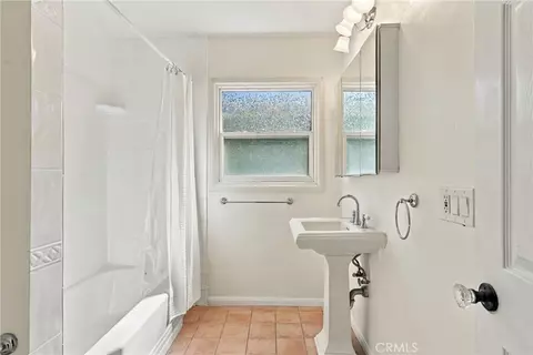Bath - 1100 E Whiting Ave, Fullerton, CA 92831 photo 2 of 4