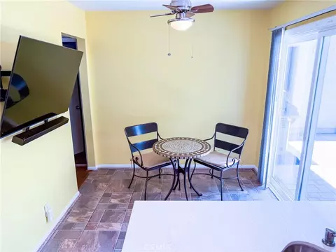 Dining - 929 Thistlegate, Oak Park, CA 91377 photo 2 of 3