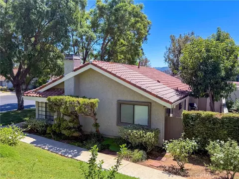 Exterior - 929 Thistlegate, Oak Park, CA 91377 photo 4 of 8