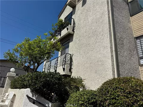 Exterior - 437 E Palm Ave #207, Burbank, CA 91501 photo 5 of 9