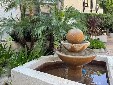 Exterior - 437 E Palm Ave #207, Burbank, CA 91501 photo 2 of 9