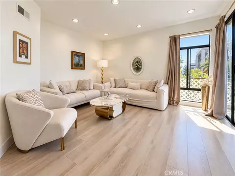 Living - 437 E Palm Ave #207, Burbank, CA 91501 photo 1 of 2