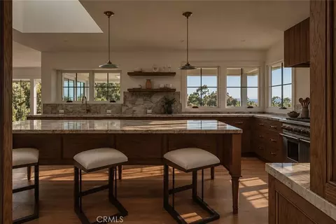 Kitchen - 12 Georgeff Rd, Rolling Hills, CA 90274 photo 5 of 8