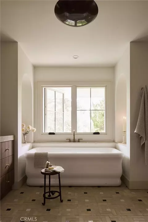 Bath - 12 Georgeff Rd, Rolling Hills, CA 90274 photo 3 of 8