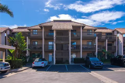 7668 Baypoint Dr #106, Huntington Beach, CA 92648