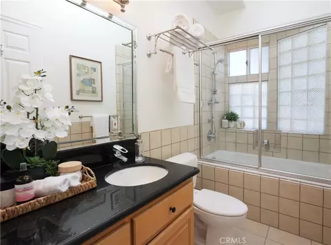 Bath - 6 Silver Eagle, Rolling Hills Estates, CA 90274 photo 2 of 4
