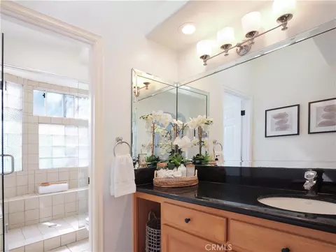 Bath - 6 Silver Eagle, Rolling Hills Estates, CA 90274 photo 3 of 4