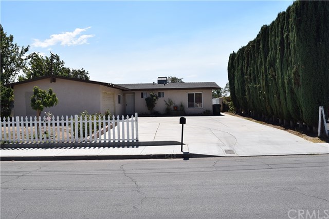 545 E King St, Rialto, CA 92376 photo 1