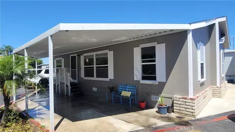 525 S Fairfax Dr #26, Costa Mesa, CA 92627