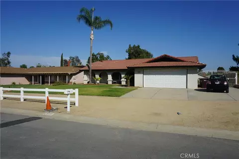 5437 Bluff St, Norco, CA 92860 photo 1