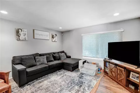 318 Woodglen Dr, San Dimas, CA 91773