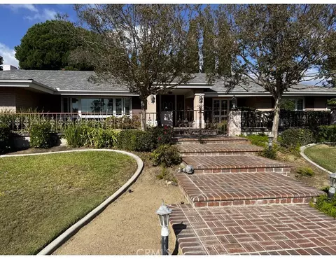1921 Fairweather Rd, Santa Ana, CA 92705