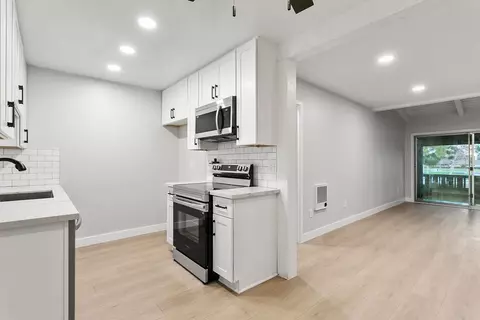 1010 W Macarthur Blvd #102, Santa Ana, CA 92707