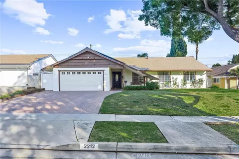 2212 N Derek Dr, Fullerton, CA 92831