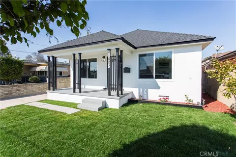 11823 207th St, Lakewood, CA 90715
