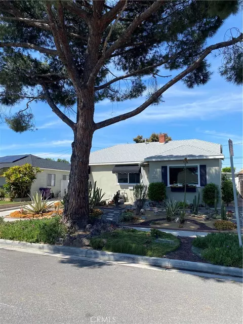 2251 Ximeno Ave, Long Beach, CA 90815
