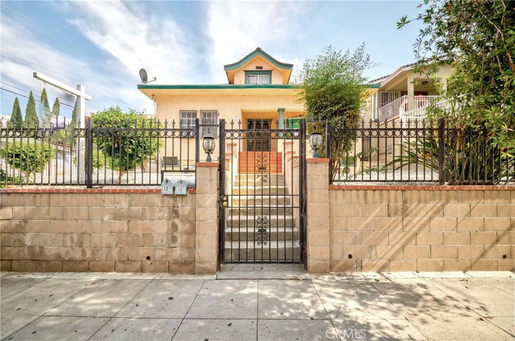 326 N Bonnie Brae St  