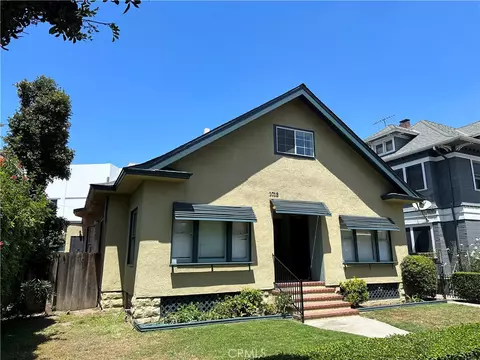 1013 Locust Ave, Long Beach, CA 90813