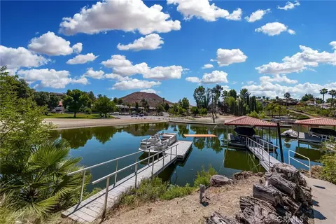 22036 San Joaquin Dr W, Canyon Lake, CA 92587