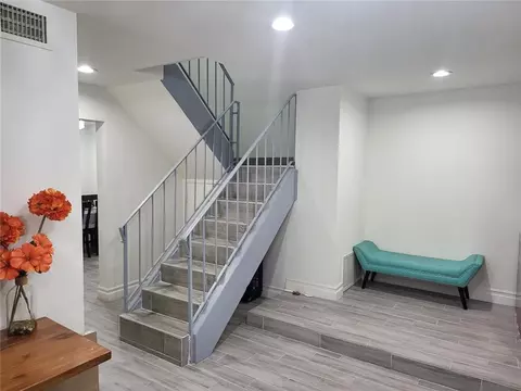 930 Olive Dr #30, Bakersfield, CA 93308