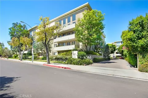 4949 Genesta Ave #404, Encino, CA 91316