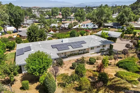 2976 Las Flores Ave, Riverside, CA 92503