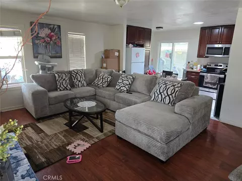 29484 Riverside Dr, Lake Elsinore, CA 92530