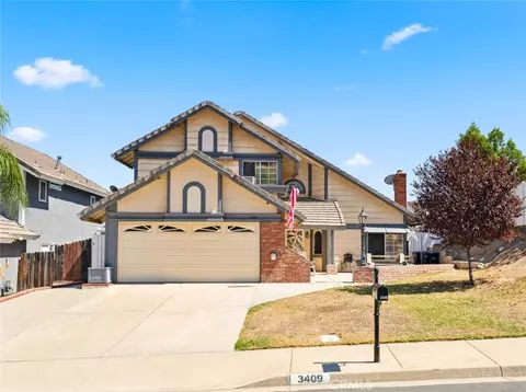 3409 Apple Blossom Ln, Lake Elsinore, CA 92530