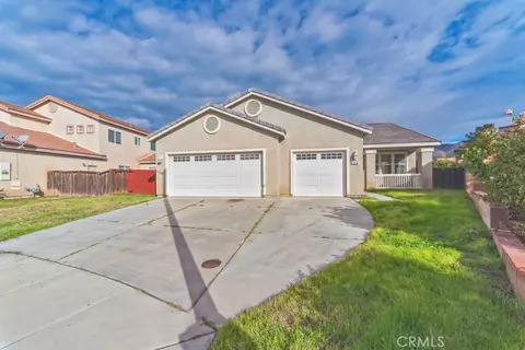 1035 Sykes Dr, San Jacinto, CA 92582