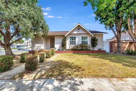 11303 213th St, Lakewood, CA 90715