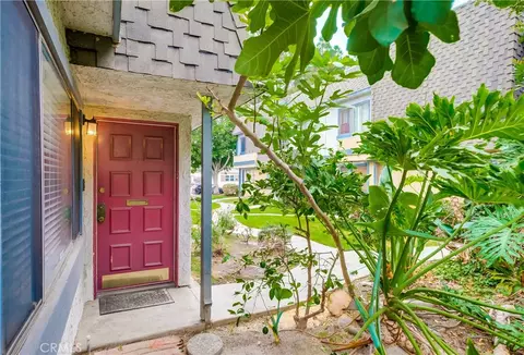 11737 207th St, Lakewood, CA 90715